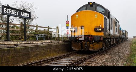 Berney Arms Bahnhof Klasse 37s Stockfoto