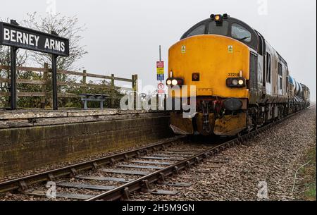 Berney Arms Bahnhof Klasse 37s Stockfoto