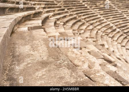 Nahaufnahme des antiken Amphitheaters Ruinen Fragment in der Türkei. Speicherplatz kopieren. Stockfoto