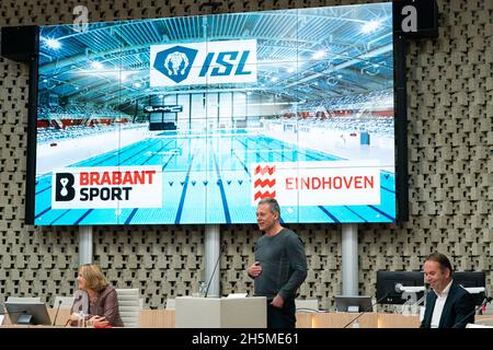 EINDHOVEN, NIEDERLANDE - 10. NOVEMBER: Vertreter von Harold Matla im Namen der Schwimmverbände während der ISL Eindhoven Pressekonferenz in Stadhuis am 10. November 2021 in Eindhoven, Niederlande (Foto: Jeroen Meuwsen/Orange Picturs) Stockfoto