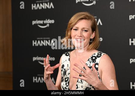 Mireille Enos besuchte die Amazon und IMDb TV Gastgeber einer exklusiven Vorführung der ersten Folgen der Hanna Saison 3 im Soho Hotel, London, am 2021-11-10, Großbritannien. Stockfoto