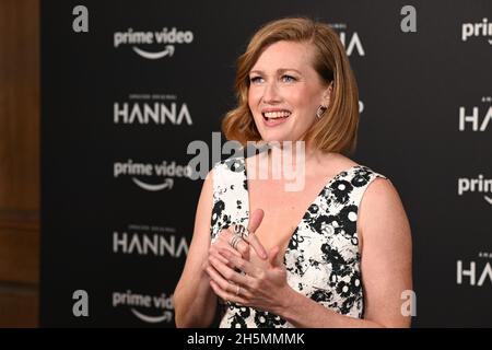 Mireille Enos besuchte die Amazon und IMDb TV Gastgeber einer exklusiven Vorführung der ersten Folgen der Hanna Saison 3 im Soho Hotel, London, am 2021-11-10, Großbritannien. Stockfoto