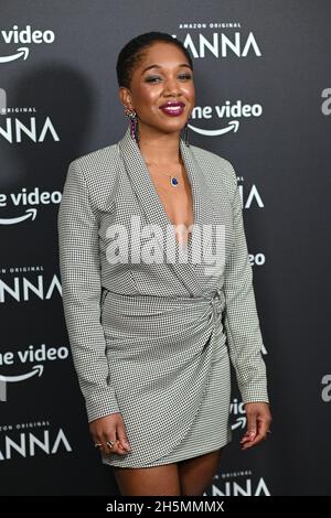 Cherrelle Skeete besuchte die Amazon und IMDb TV Gastgeber einer exklusiven Vorführung der ersten Folgen der Hanna Saison 3 im Soho Hotel, London, am 2021-11-10, Großbritannien. Stockfoto