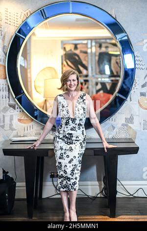 Mireille Enos besuchte die Amazon und IMDb TV Gastgeber einer exklusiven Vorführung der ersten Folgen der Hanna Saison 3 im Soho Hotel, London, am 2021-11-10, Großbritannien. Stockfoto