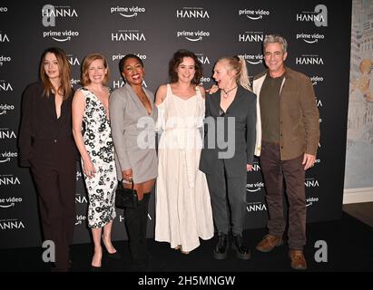 Esmé Creed-Miles, Mireille Enos, Cherrelle Skeete, Gianna Kiehi, Aine Rose Daly, Dermot Mulroney besuchte die Amazon und IMDb TV Gastgeber einer exklusiven Vorführung der ersten Folgen der Hanna Saison 3 im Soho Hotel, London, am 2021-11-10, Großbritannien. Stockfoto