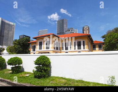 Sultan Gate im Viertel Kampong Glam in Singapur mit Mamanda Restaurant. Stockfoto