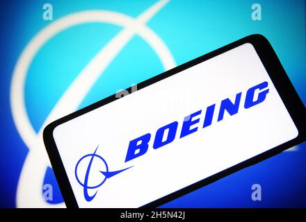 Ukraine. November 2021. In dieser Abbildung ist das Logo der Boeing Company auf einem Smartphone-Bildschirm zu sehen. (Bild: © Pavlo Gonchar/SOPA Images via ZUMA Press Wire) Stockfoto