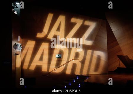 Madrid, Spanien. November 2021. Gonzalo del Val (Drums), Benet Palet (Trompete), David Mengual (Kontrabass) und Marco Mezquida (Klavier) beim Jazzkonzert von Gonzalo del Val Trio feat Benet Palet. Das Konzert im CentroCentro gehört zum Jazzfestival von Madrid 2021. (Foto von Alvaro Laguna/Pacific Press) Quelle: Pacific Press Media Production Corp./Alamy Live News Stockfoto