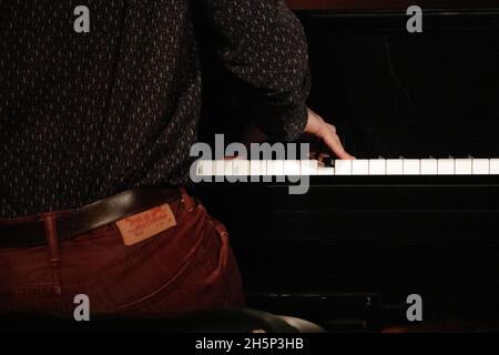 Madrid, Spanien. November 2021. Gonzalo del Val (Drums), Benet Palet (Trompete), David Mengual (Kontrabass) und Marco Mezquida (Klavier) beim Jazzkonzert von Gonzalo del Val Trio feat Benet Palet. Das Konzert im CentroCentro gehört zum Jazzfestival von Madrid 2021. (Foto von Alvaro Laguna/Pacific Press) Quelle: Pacific Press Media Production Corp./Alamy Live News Stockfoto