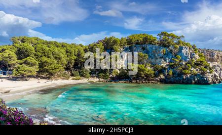 Landschaft mit Strand Cala Macarella, Insel Menorca, Spanien Stockfoto