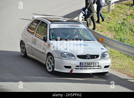 Andreu Llaberia Gort-roen Saxo 2 in der Subiba al Coll del Pollatre-2019 der Catalonia Mountain Motor Racing Championship Stockfoto