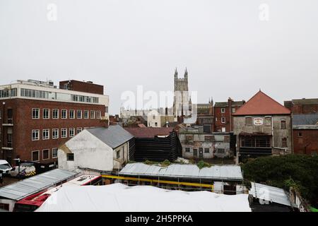 Blick auf die Skyline von Gloucester Blick nach Osten zum Gloucester Cathedral Tower Bild von Antony Thompson - Thousand Word Media, KEINE VERKÄUFE, KEINE SYNDICS Stockfoto