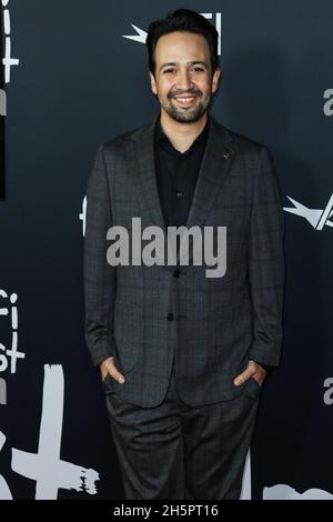 HOLLYWOOD, LOS ANGELES, KALIFORNIEN, USA - 10. NOVEMBER: Schauspieler Lin-Manuel Miranda kommt beim AFI Fest 2021 an - Eröffnungsnacht Gala Premiere von Netflix's 'tick, tick…BOOM!' Am 10. November 2021 im TCL Chinese Theatre IMAX in Hollywood, Los Angeles, Kalifornien, USA. (Foto von Xavier Collin/Image Press Agency) Stockfoto