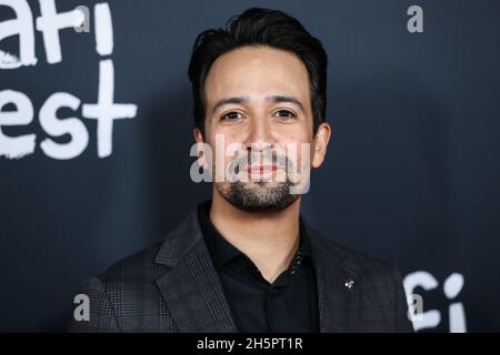 HOLLYWOOD, LOS ANGELES, KALIFORNIEN, USA - 10. NOVEMBER: Schauspieler Lin-Manuel Miranda kommt beim AFI Fest 2021 an - Eröffnungsnacht Gala Premiere von Netflix's 'tick, tick…BOOM!' Am 10. November 2021 im TCL Chinese Theatre IMAX in Hollywood, Los Angeles, Kalifornien, USA. (Foto von Xavier Collin/Image Press Agency) Stockfoto