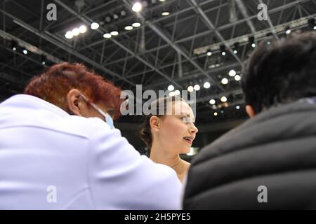 Lucrezia BECCARI, Italien, während des Trainings beim ISU Grand Prix of Figure Skating - Gran Premio d'Italia, in Palavela, am 4. November 2021 in Turin, Italien. Quelle: Raniero Corbelletti/AFLO/Alamy Live News Stockfoto