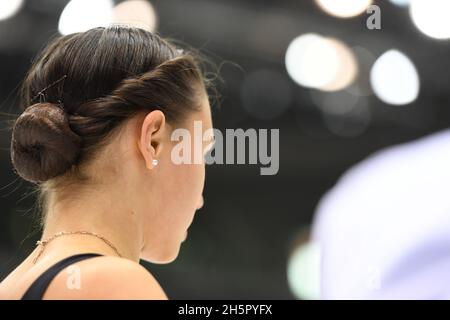 Lucrezia BECCARI, Italien, während des Trainings beim ISU Grand Prix of Figure Skating - Gran Premio d'Italia, in Palavela, am 4. November 2021 in Turin, Italien. Quelle: Raniero Corbelletti/AFLO/Alamy Live News Stockfoto