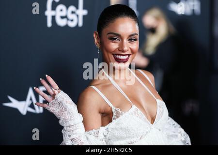 Hollywood, Usa. November 2021. HOLLYWOOD, LOS ANGELES, KALIFORNIEN, USA - 10. NOVEMBER: Schauspielerin Vanessa Hudgens im lacey Vera Wang Look kommt beim AFI Fest 2021 an - Eröffnungsabend Gala Premiere von Netflix's 'tick, tick…BOOM!' Am 10. November 2021 im TCL Chinese Theatre IMAX in Hollywood, Los Angeles, Kalifornien, USA. (Foto: Xavier Collin/Image Press Agency/Sipa USA) Quelle: SIPA USA/Alamy Live News Stockfoto