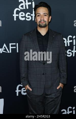 Hollywood, Usa. November 2021. HOLLYWOOD, LOS ANGELES, KALIFORNIEN, USA - 10. NOVEMBER: Schauspieler Lin-Manuel Miranda kommt beim AFI Fest 2021 an - Eröffnungsnacht Gala Premiere von Netflix's 'tick, tick…BOOM!' Am 10. November 2021 im TCL Chinese Theatre IMAX in Hollywood, Los Angeles, Kalifornien, USA. (Foto: Xavier Collin/Image Press Agency/Sipa USA) Quelle: SIPA USA/Alamy Live News Stockfoto