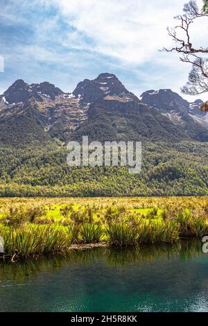 Lake Mirror. Wunderschöne Seen der Südinsel. Neuseeland Stockfoto