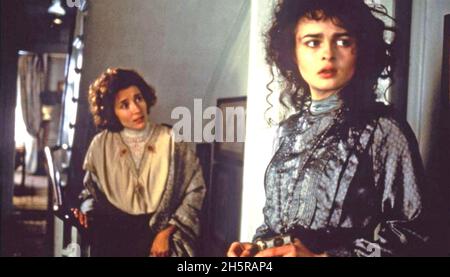 HOWARD'S ENDE 1992 Sony Pictures Classics Film mit Emma Thompson links und Helena Bonham Carter Stockfoto