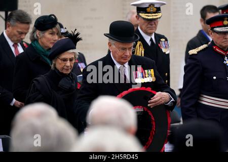 Der Herzog und die Herzogin von Gloucester legten am Waffenstillstandstag einen Kranz im Armed Forces Memorial im National Memorial Arboretum in Alrewas, Staffordshire, nieder. Bilddatum: Donnerstag, 11. November 2021. Stockfoto