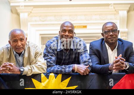 Foto zeigt: Drei westindische Cricketgrößen und Ritter von Antigua Sir Cretly Ambrose, Sir Richie Richardson und Sir Andy Roberts im The RO Stockfoto