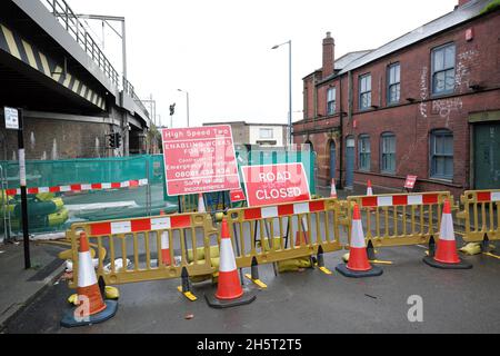 Birmingham UK - HS2-Bau- und Ermöglichung von Arbeiten am Bahnhof Curzon Street im Stadtzentrum von Birmingham im November 2021 Stockfoto