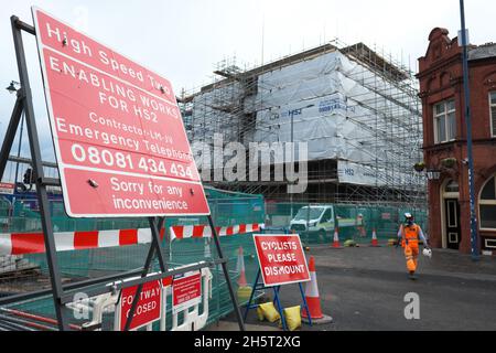 Birmingham UK - HS2-Bau- und Ermöglichung von Arbeiten am Bahnhof Curzon Street im Stadtzentrum von Birmingham im November 2021 Stockfoto