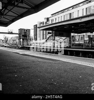 Epsom Surrey England, 7 2021. November, leerer Hauptbahnhofvon Epsom Surrey mit Keine Menschen Stockfoto