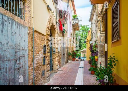 Straßen und Gassen in der Altstadt von Citta Sant Angelo Stockfoto