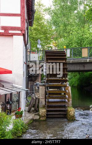 Ulm, Baden-Württemberg, Deutschland: Unterwegs im Fischer- und Gerberviertel - die Lochmühle an der Blauen in der Gerbergasse. Stockfoto