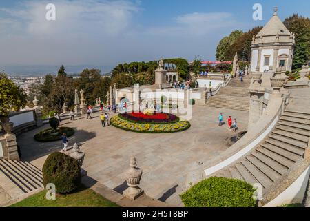 BRAGA, PORTUGAL - 16. OKTOBER 2017: BOM Jesus do Monte Heiligtum in der Nähe von Braga, Portugal Stockfoto