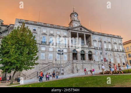PORTO, PORTUGAL - 16. OKTOBER 2017: Börsenpalast Palacio da Bolsa in Porto, Portugal. Stockfoto