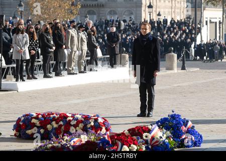 Emmanuel Macron nimmt am 11. November 2021 an der 103. Jahrestages des Waffenstillstands am 11. November 1918 im Arc de Triomphe in Paris, Frankreich, Teil. Foto von Laurent Zabulon / ABACAPRESS.COM Stockfoto