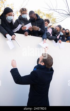 Emmanuel Macron nimmt am 11. November 2021 an der 103. Jahrestages des Waffenstillstands am 11. November 1918 im Arc de Triomphe in Paris, Frankreich, Teil. Foto von Laurent Zabulon / ABACAPRESS.COM Stockfoto