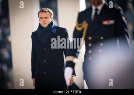 Emmanuel Macron nimmt am 11. November 2021 an der 103. Jahrestages des Waffenstillstands am 11. November 1918 im Arc de Triomphe in Paris, Frankreich, Teil. Foto von Laurent Zabulon / ABACAPRESS.COM Stockfoto