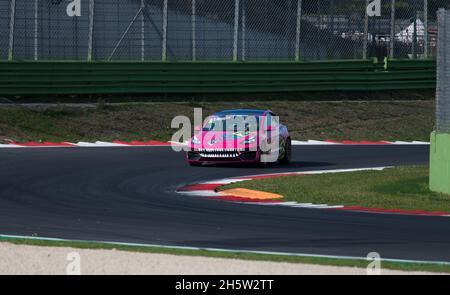 Vallelunga, Italien, oktober 29 2021. Amerikanisches Fest von Rom. Tesla Racing Elektroauto Aktion auf der Rennstrecke Stockfoto