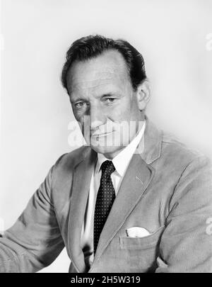 Britischer Schauspieler Trevor Howard, Head and Shoulders Publicity Portrait, MGM, 1960 Stockfoto