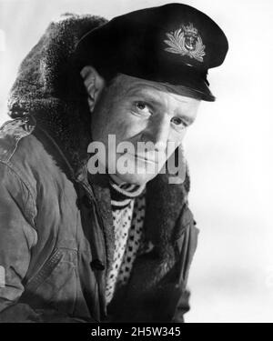 Trevor Howard, Head and Shoulders Publicity Portrait for the Film, „The Key“, Columbia Picters, 1958 Stockfoto