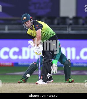 Dubai, VAE, 11, Nov 2021: ICC T20 2. Halbfinale: Pakistan gegen Australien: Mitchell Marsh of Australia in Aktion während der 2. Halbzeit im Dubai-Stadion am Donnerstag. Bildnachweis: Seshadri SUKUMAR Kredit: Seshadri SUKUMAR/Alamy Live Nachrichten Stockfoto