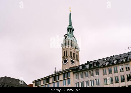 Alter Peter Turm der St. Peter Kirche in München Stockfoto