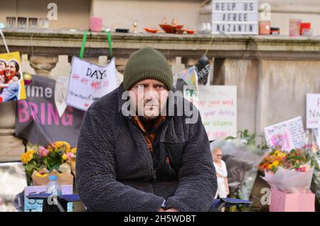 Richard Ratcliffe, Ehemann von Nazanin Zaghari-Ratcliffe, einem britischen Iraner, der seit 2016 im Iran festgehalten wird, am 19. Tag seines Hungerstreiks in London, gegenüber dem Auswärtigen Amt, dem Commonwealth- und Entwicklungsbüro. Stockfoto