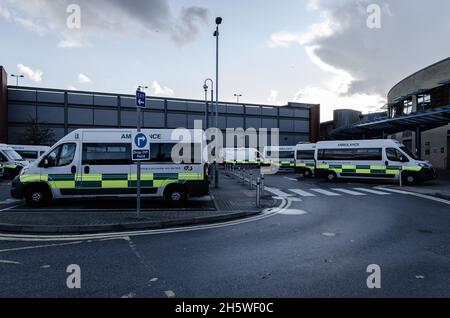 G4S arbeitet in Partnerschaft mit dem NHS zusammen, um die Zunahme der Krankenhauseinweisungen aufgrund des Anstiegs von Coronavirus-Infektionen zu unterstützen. Viele Stockfoto