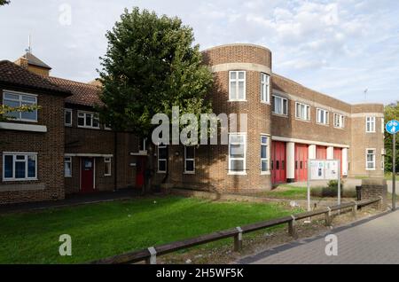 Die Feuerwache Barking befindet sich am Alfred's Way in Barking, im Osten Londons. Es Wurde 1937 Eröffnet Und Bietet Bis Heute Service Stockfoto