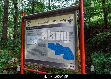 Informationschild im Berchtesgadener Nationalpark. Stockfoto