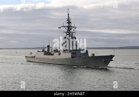 Die Luftverteidigungsfrigate der spanischen Marine, ALMIRANTE JUAN DE BORBON (F102), erreicht den Marinestützpunkt Stockfoto