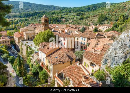 Moustiers-Sainte-Marie, oder einfach Moustiers, ist eine Gemeinde im Département Alpes-de-Haute-Provence in der Region Provence-Alpes-Côte d'Azur von Southe Stockfoto