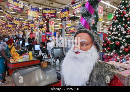 Malawi, Lilongwe, südafrikanischer shoprite Supermarkt mit x-Mass deco / Shoprite Supermarkt mit Weihnachts-Deko, shoprite ist eine südafrianische Supermarkt Kette Stockfoto