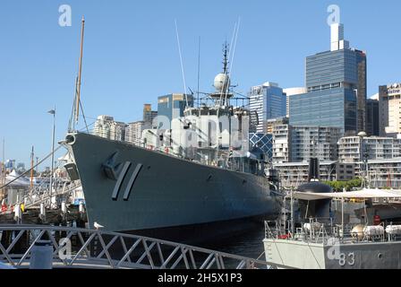 Museumsschiff HMAS Vampire (D11) im Australian National Maritime Museum, Sydney. Sydney Harbour, Australien. Daring Klasse Zerstörer in Auftrag gegeben in der Royal Australian Navy 1959-1986. 1980 als Ausbildungsschiff umklassifiziert, dann als Museumsschiff. Stockfoto