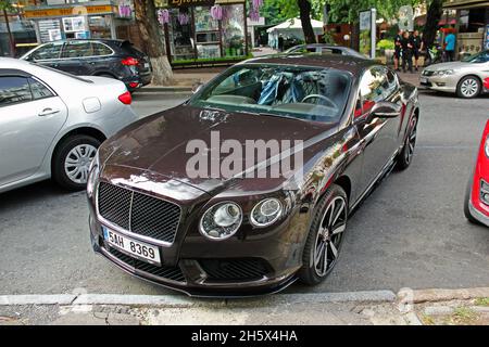 Kiew, Ukraine - 2. September 2017; Bentley Continental GT in der Stadt Stockfoto